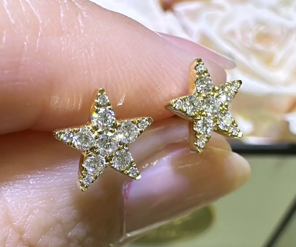 0.31ct tw Diamond Star Stud Earrings