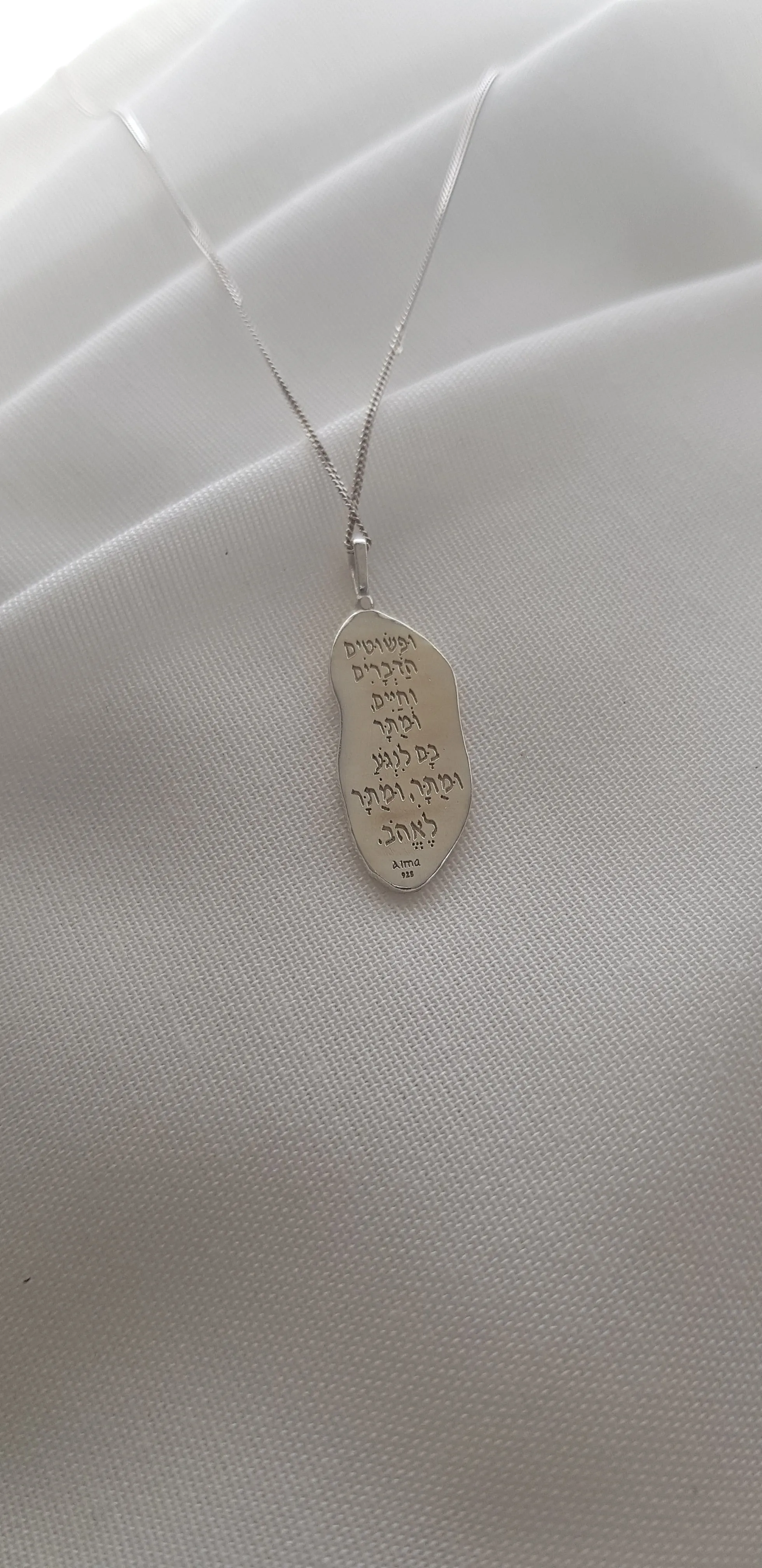 childhood wishes pendant necklace (silver)
