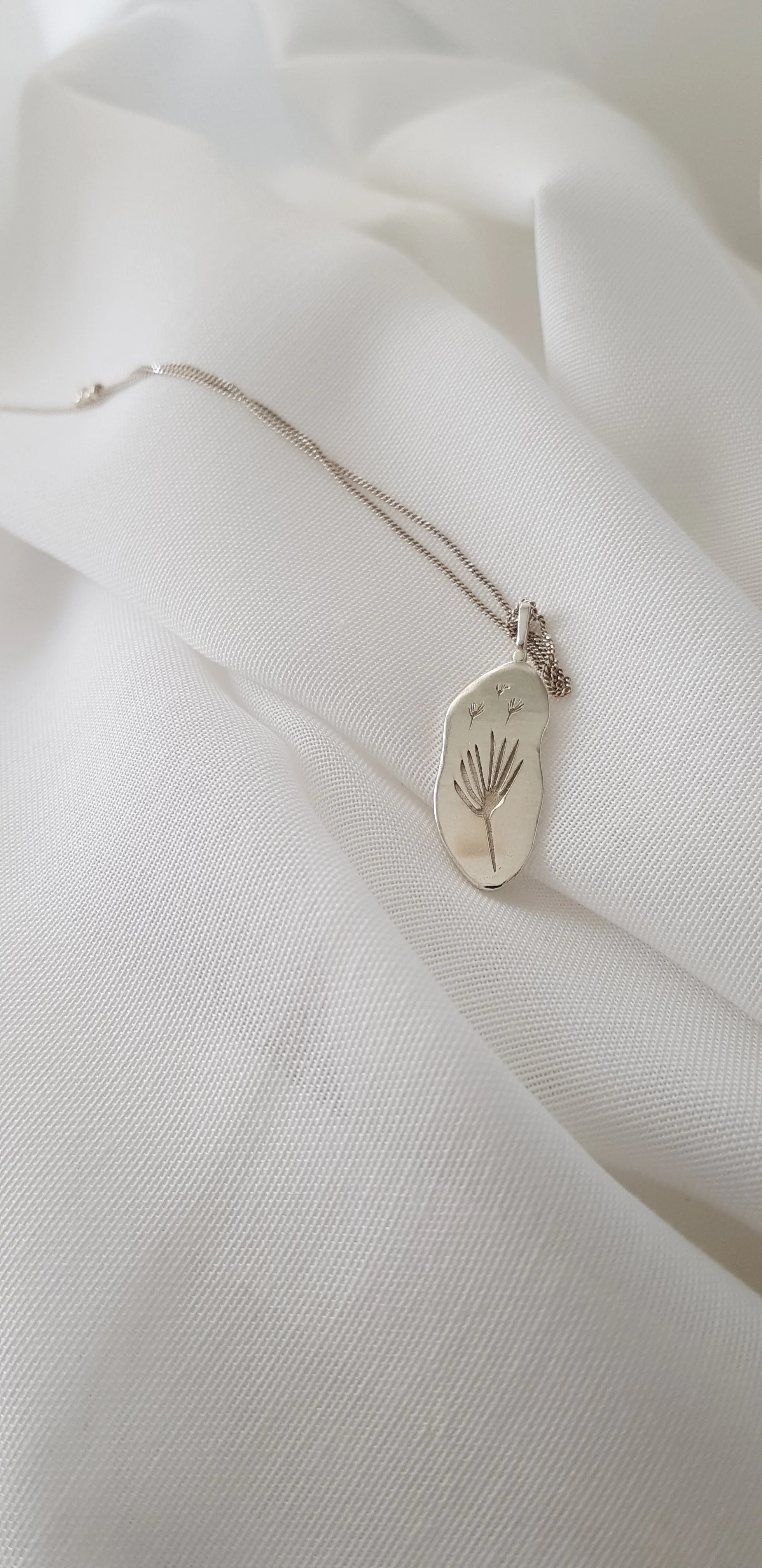 childhood wishes pendant necklace (silver)