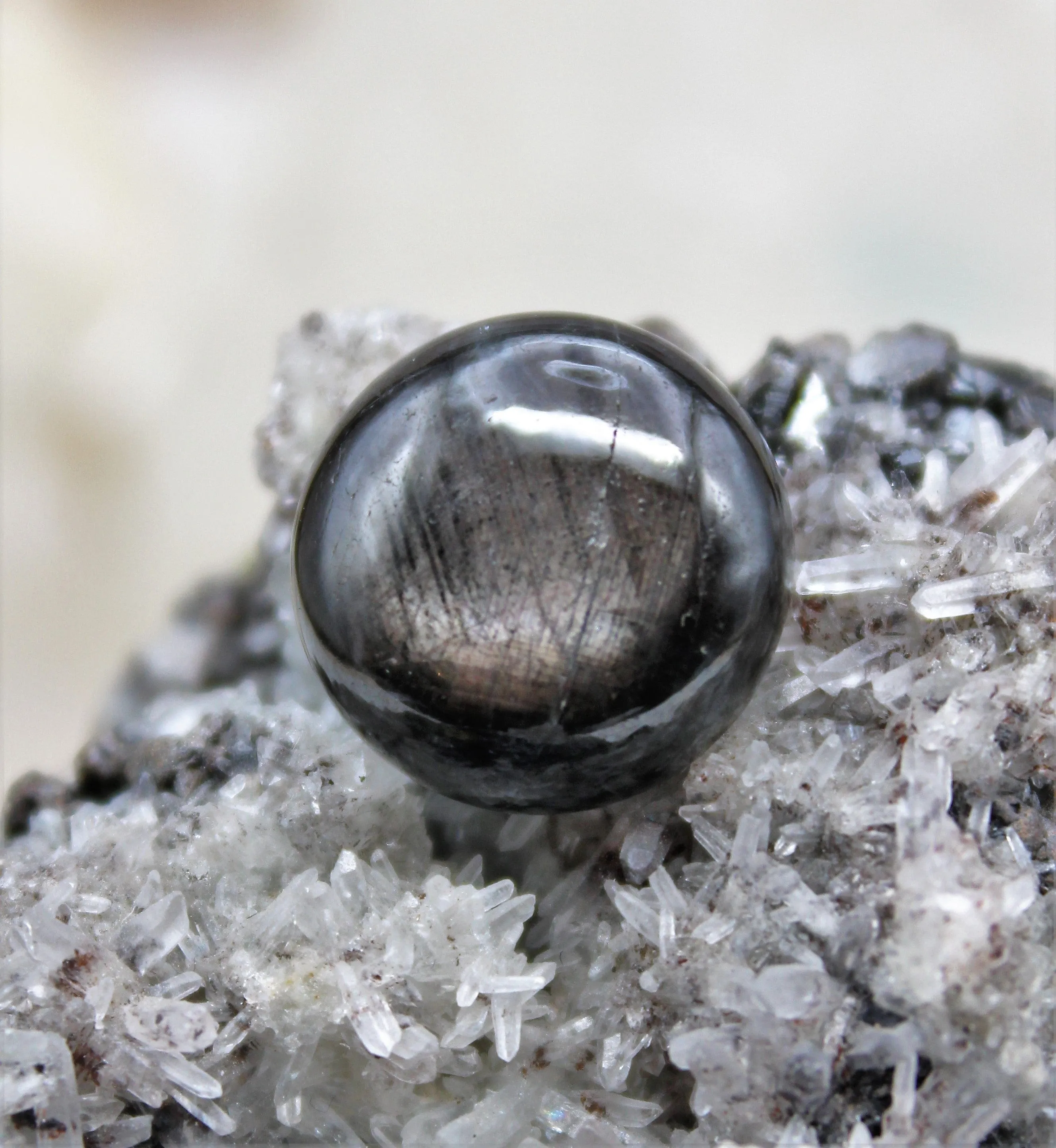 Eye of Odin Star Sapphire Cabochon, 15ct (Non Faceted)