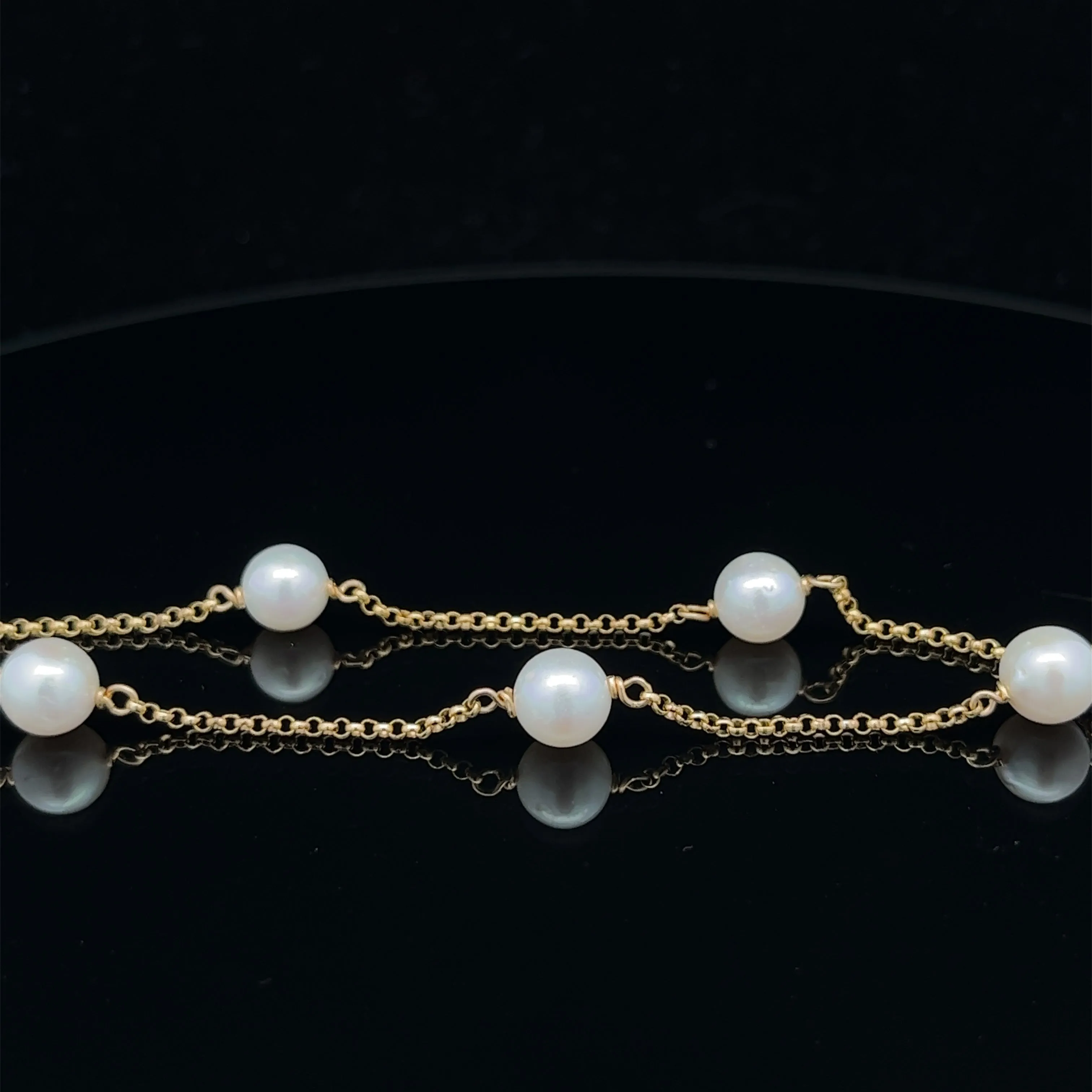 five-station pearl necklace