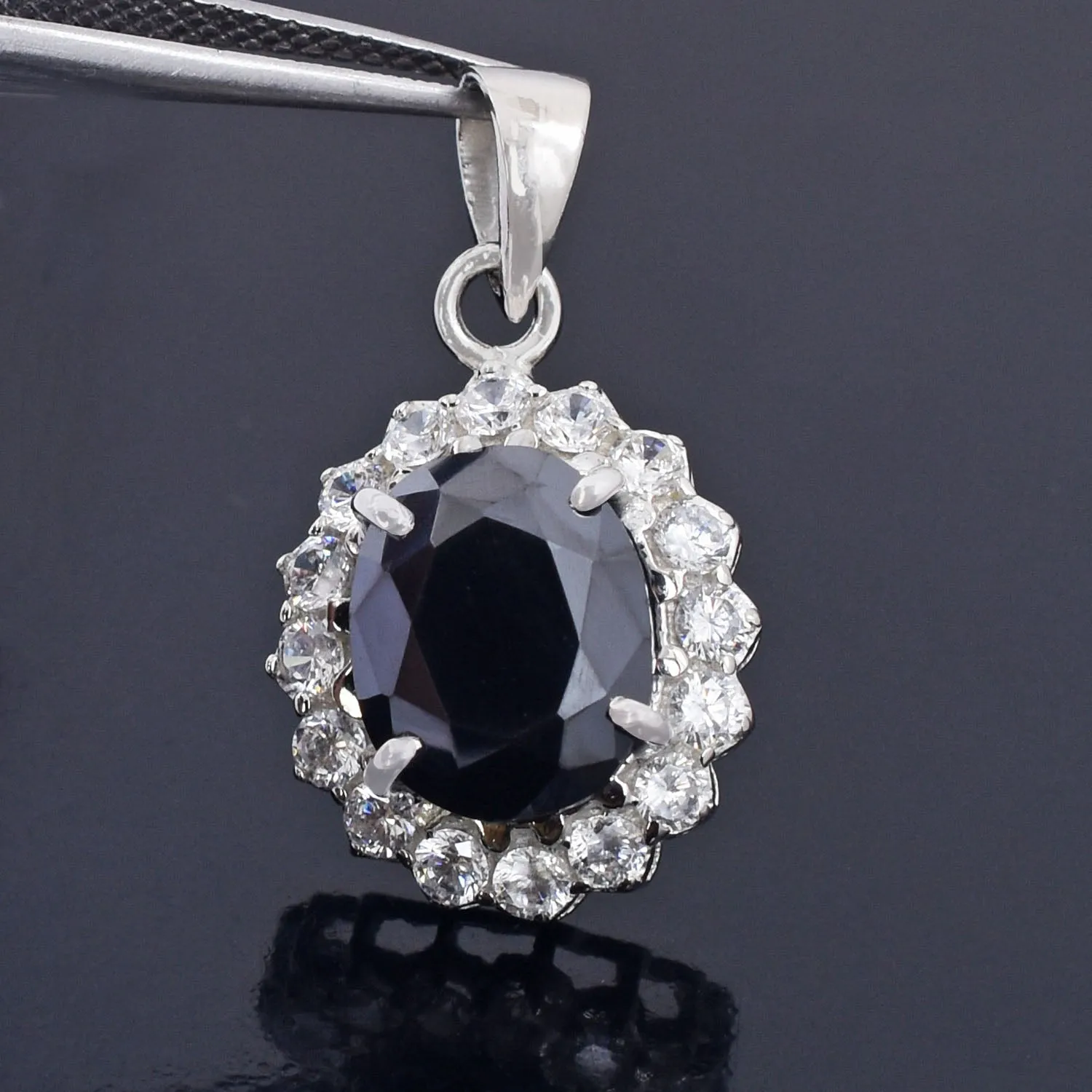 For Ideal Gift 4.50 Carat Oval Shaped Black Diamond Solitaire Pendant, 925 Silver, Excellent Cut & Luster