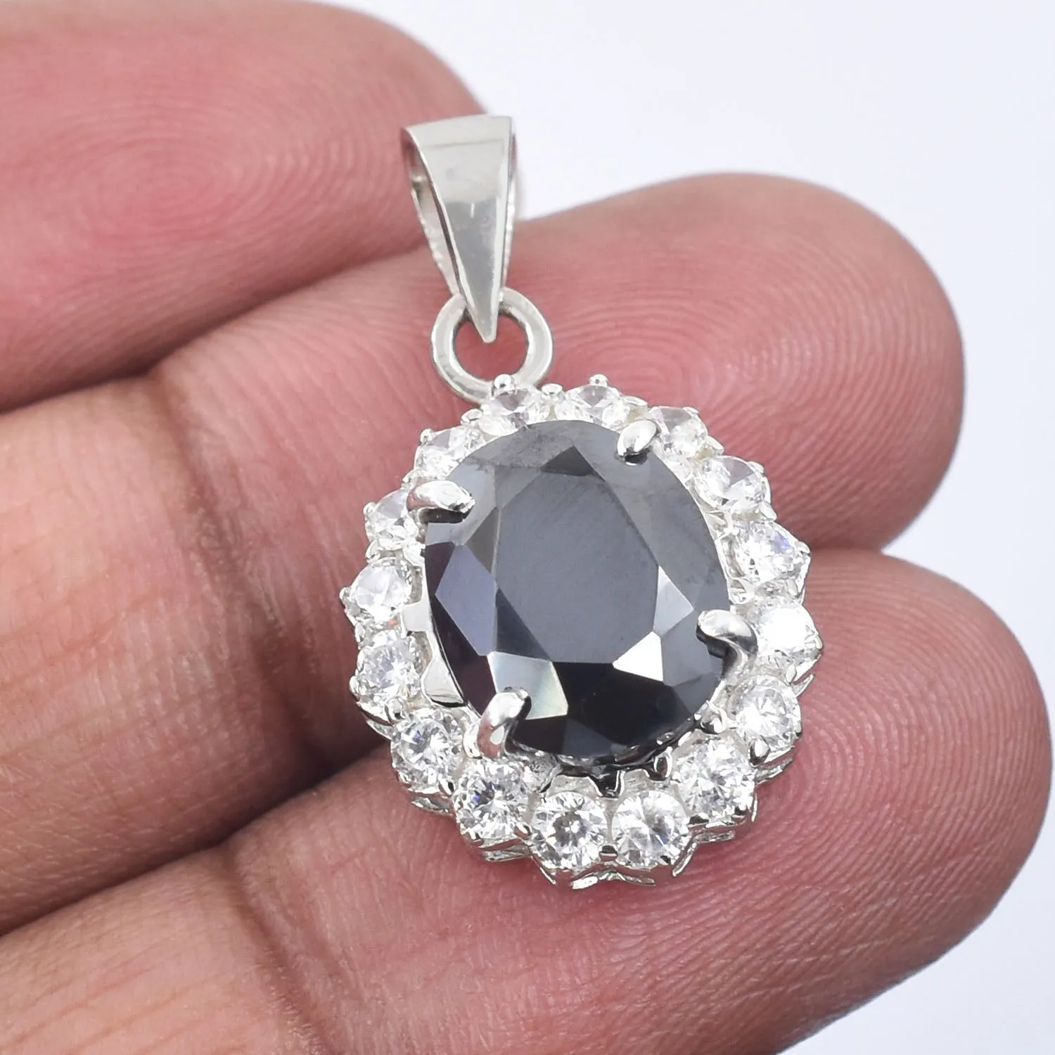 For Ideal Gift 4.50 Carat Oval Shaped Black Diamond Solitaire Pendant, 925 Silver, Excellent Cut & Luster