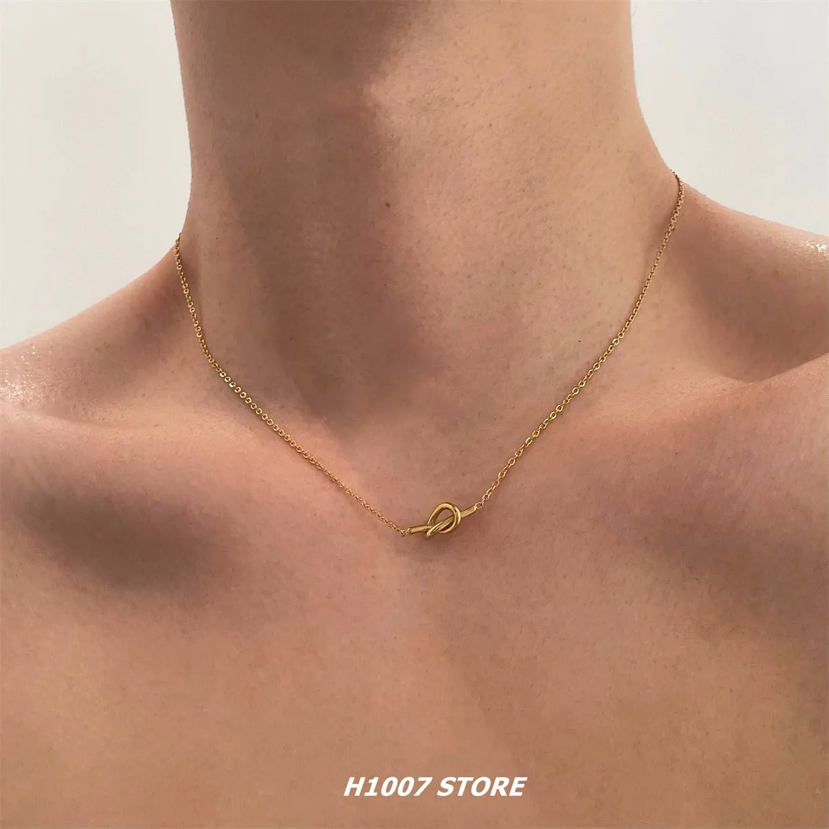 Metal Knot Pendant Necklace
