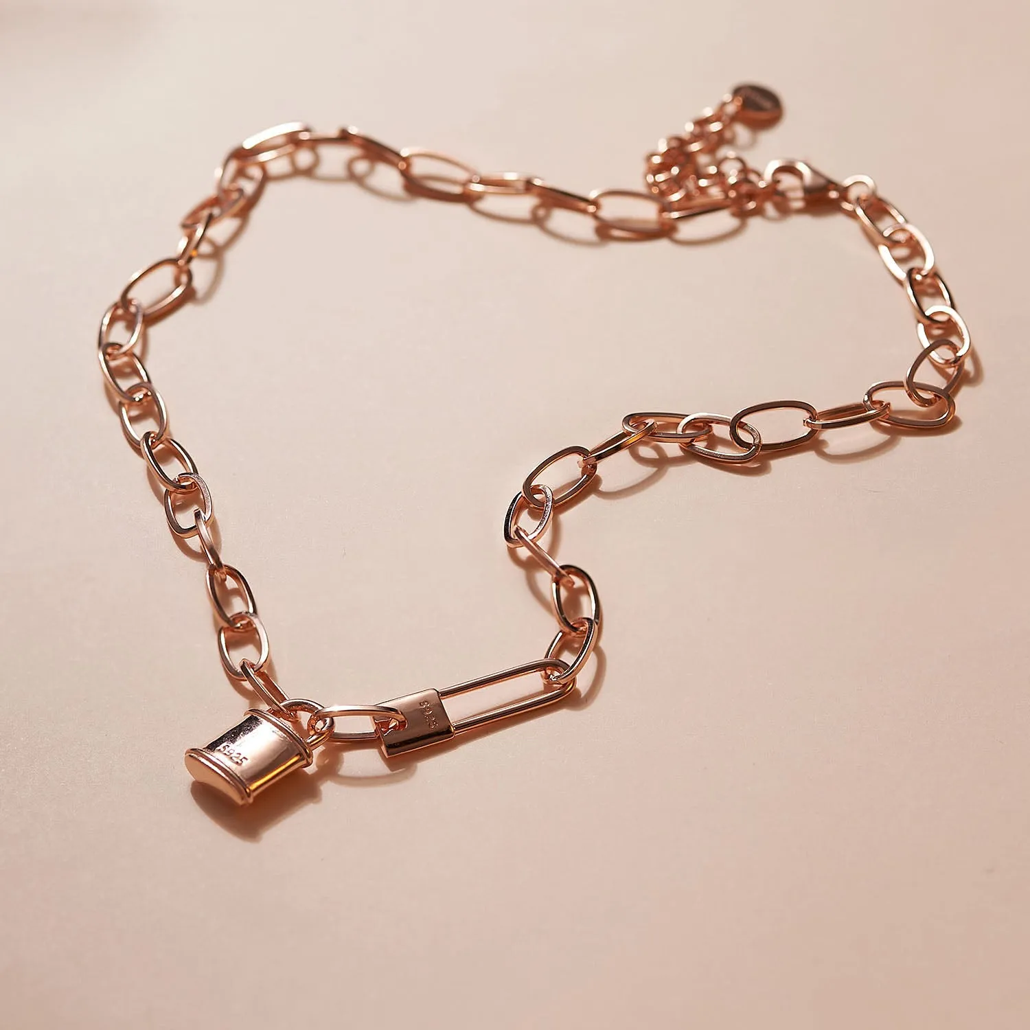 Oval Link Chain Necklace With Lock Pendant