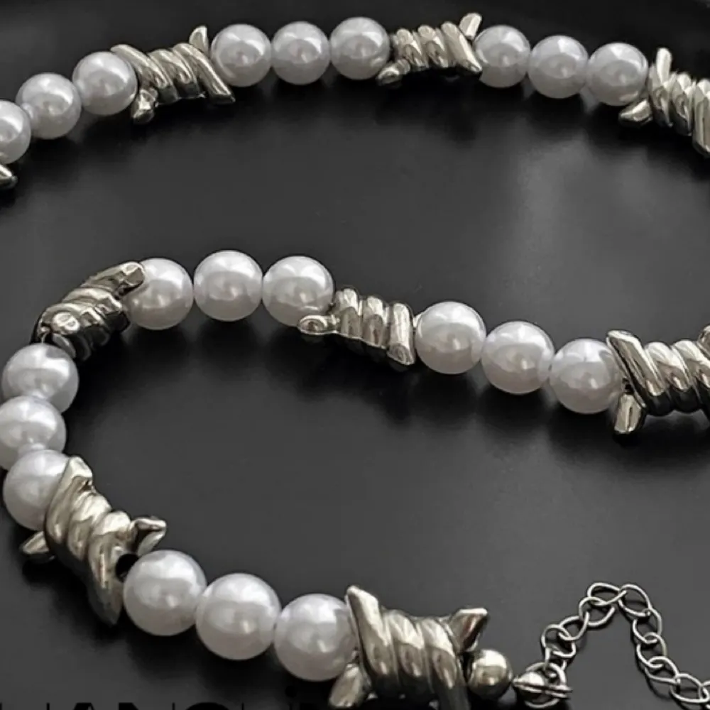 Punk Big Pearl Thorns Necklace