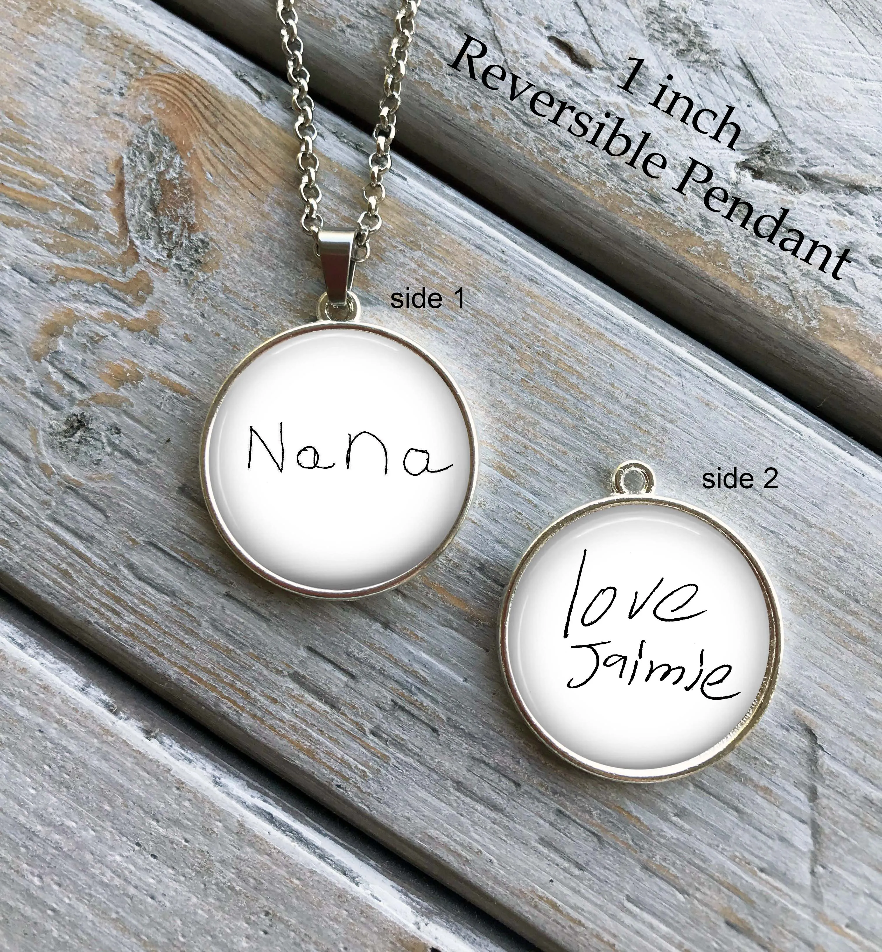Reversible necklace with two handwritten messages