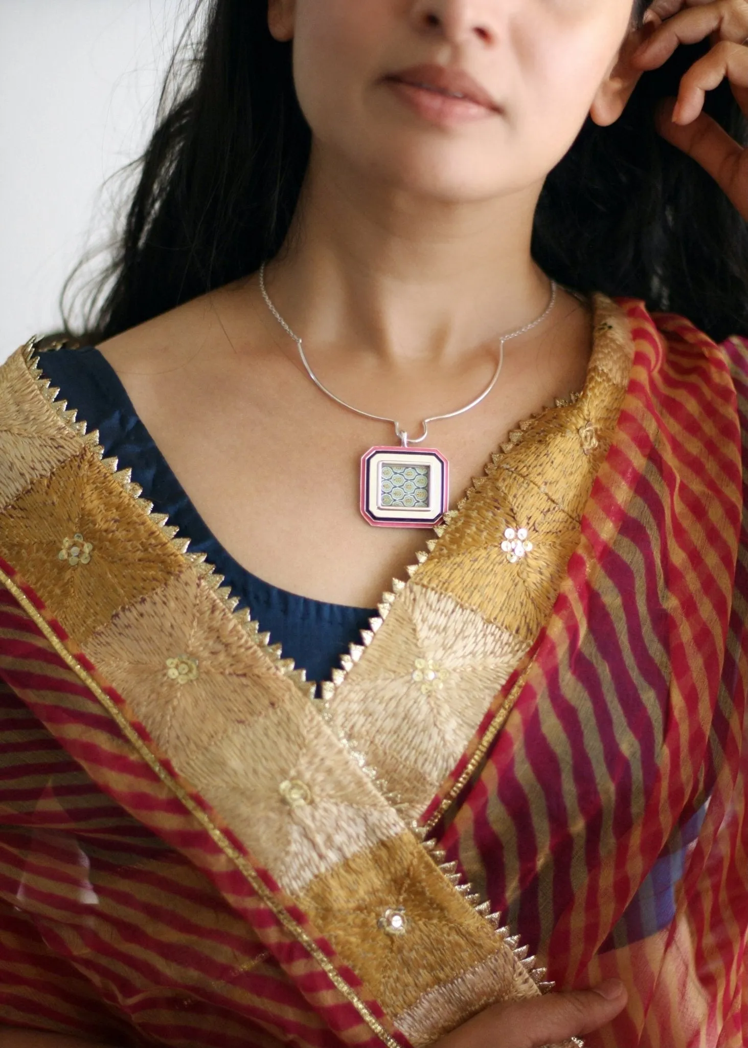 The 'Galecha' necklace: an ode to Indian Minimalism (colorway 1)