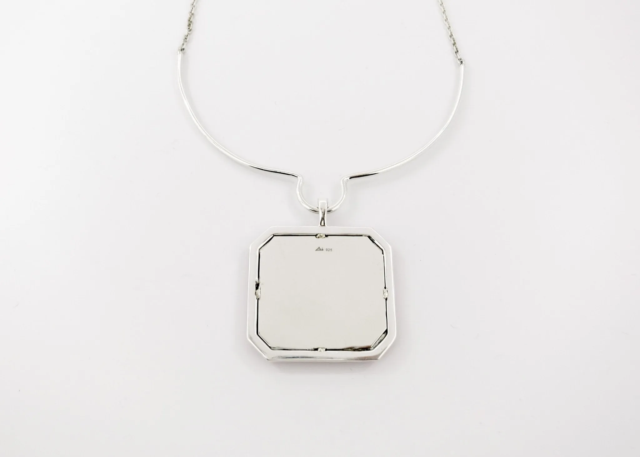 The 'Galecha' necklace: an ode to Indian Minimalism (colorway 1)
