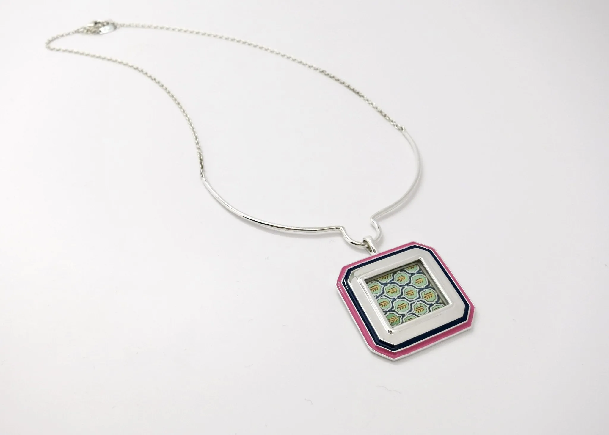 The 'Galecha' necklace: an ode to Indian Minimalism (colorway 1)