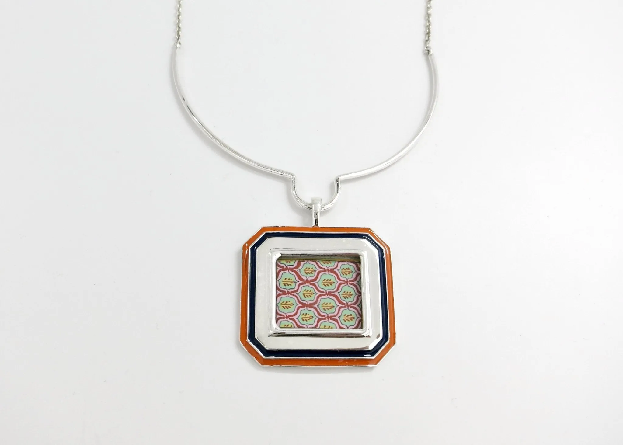 The 'Galecha' necklace: an ode to Indian Minimalism (colorway 2)