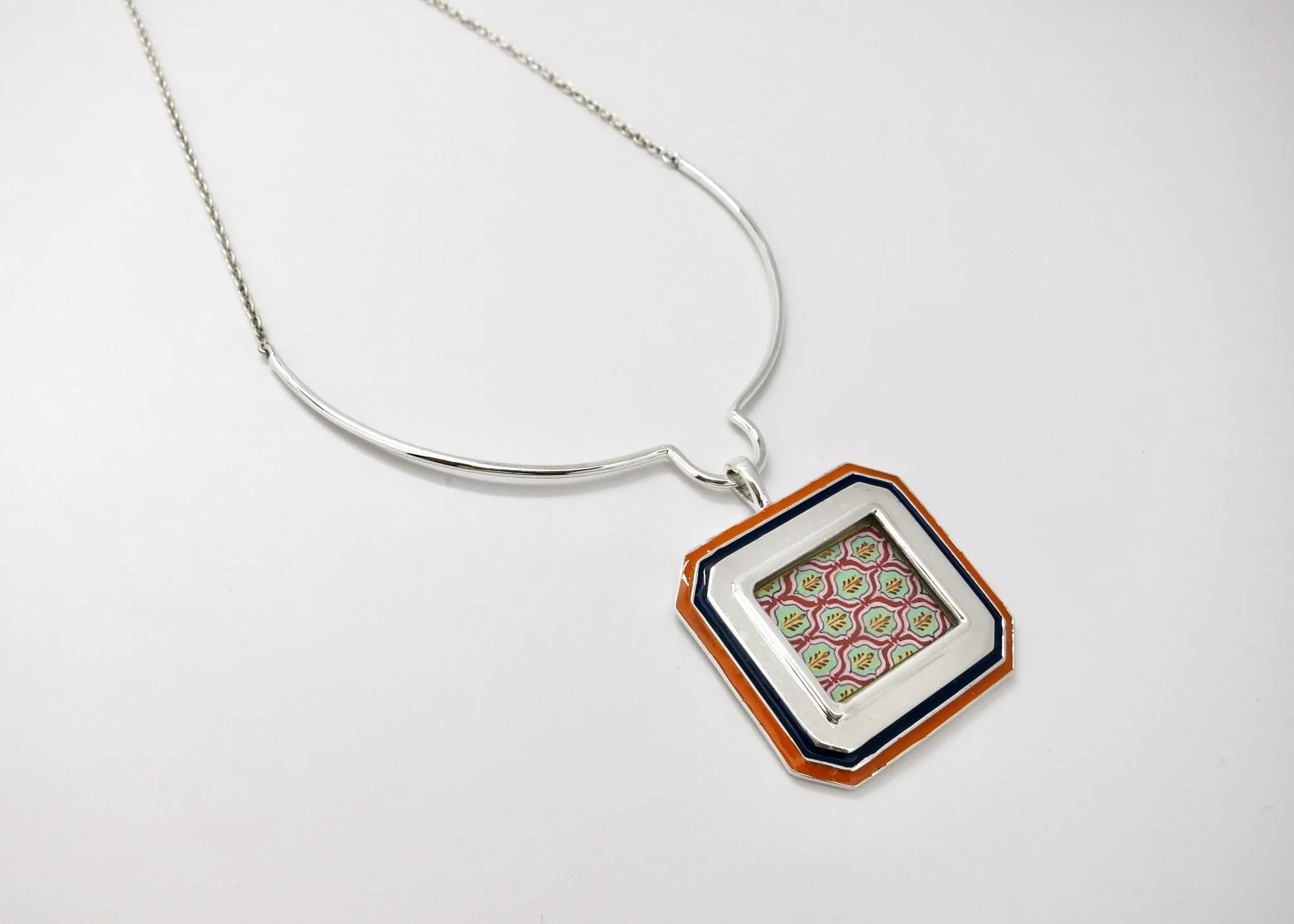 The 'Galecha' necklace: an ode to Indian Minimalism (colorway 2)