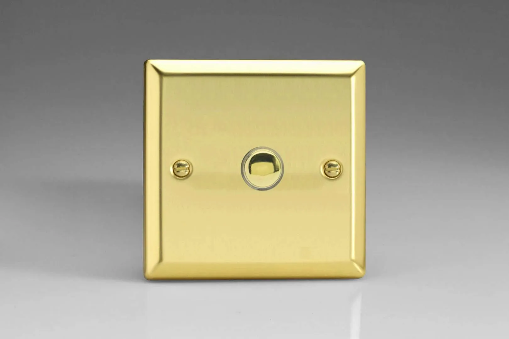 Varilight 1-Gang 6A 1-Way Push-to-Make Momentary Switch Victorian Brass XVM1